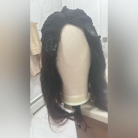 "Beautiful 18-Inch Dark Brown Ombre U-Part Wig – Never Worn!" - Picture 3 of 9